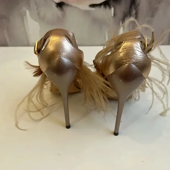 ! B Brian Atwood Laracca Feather Rose Gold Bronze Metallic Sandals 6!