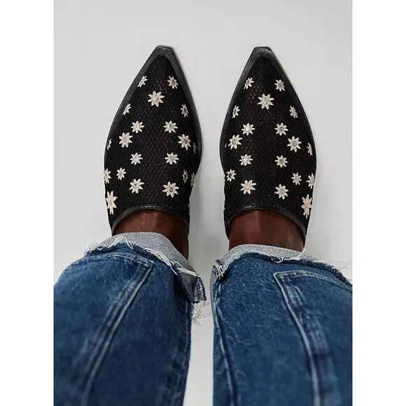 🆕 FREE PEOPLE Becky Daisy Mule / Black