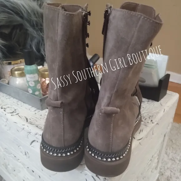 🆕⭐ VINCE CAMUTO suede mocha brown rhinestone combat boots