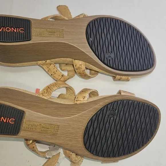 🌸 Vionic |  NWT Sandals tan
