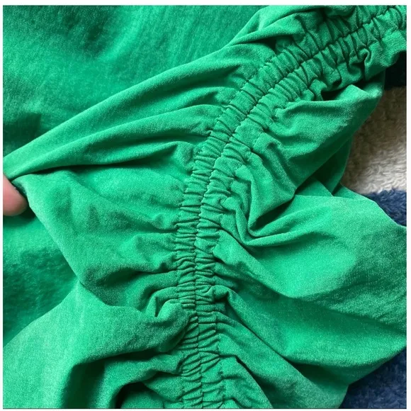 💚 ZARA GREEN COLD SHOULDER RUCHED FIT &amp; FLARE DRESS!