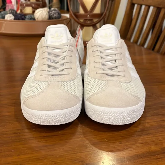 Adidas Gazelle shoes sneakers new BB5178 Talc White Mesh Women’s Size 10