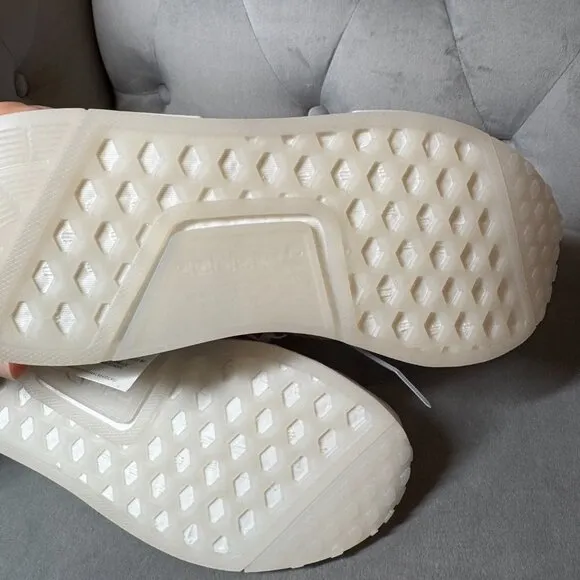 Adidas NMD R1 Bliss Lilac Sneaker Shoes‎ Size 7 NEW WITH TAG