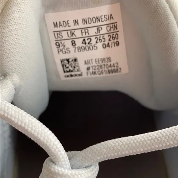 Adidas sneakers for women