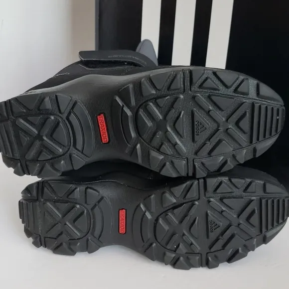 Adidas snow boots