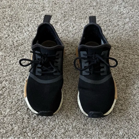 Adidas Women’s NMD R1 'Black Carbon shoes sneakers size 7