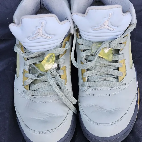 Air Jordan Sneakers - Gray and WhiteAir Jordan 5 JADE HORIZON Nubuck leather