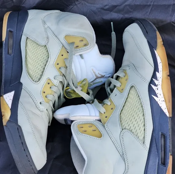 Air Jordan Sneakers - Gray and WhiteAir Jordan 5 JADE HORIZON Nubuck leather