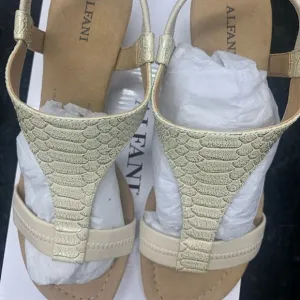 Alfani Women's Step 'N Flex Vacanzaa Wedge Sandals Stone Metallic  Size 7M