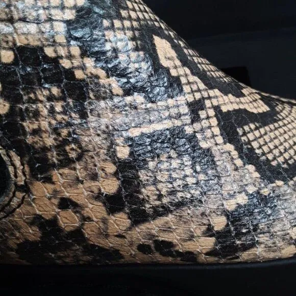 Aquatalia Holly Women's size 7.5M Python Embossed Leather Ankle Boot