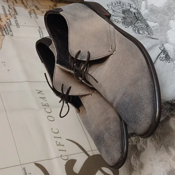BACCO BUCCI ESTUDIO SIZE 10.  Men's Tan Suede Dress Shoes