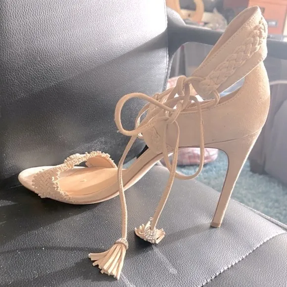 BADGLEY MISCHKA BOMBAY Stiletto Heeled Suede Sandals Nude/Cream Size 10