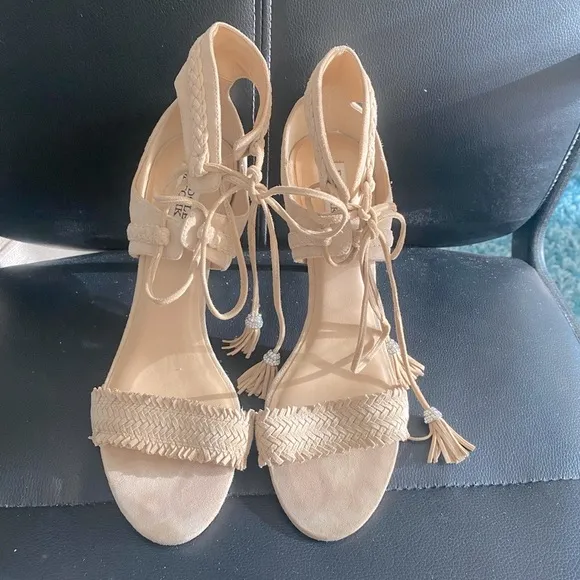 BADGLEY MISCHKA BOMBAY Stiletto Heeled Suede Sandals Nude/Cream Size 10