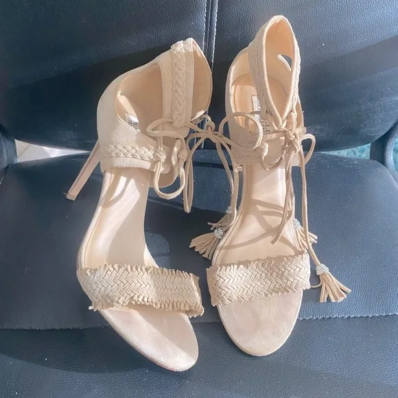 BADGLEY MISCHKA BOMBAY Stiletto Heeled Suede Sandals Nude/Cream Size 10