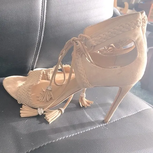 BADGLEY MISCHKA BOMBAY Stiletto Heeled Suede Sandals Nude/Cream Size 10