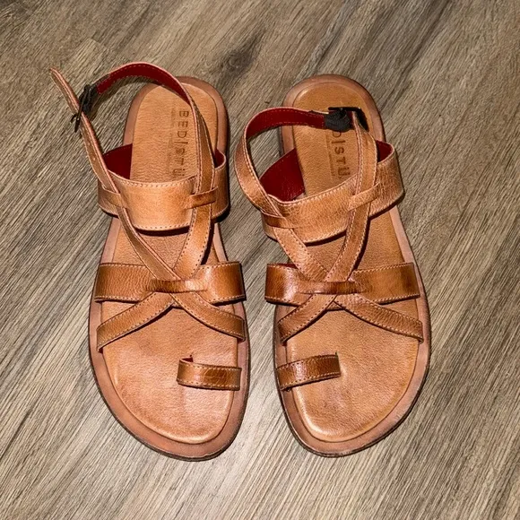 BedStu strapping  Sandals size - 7