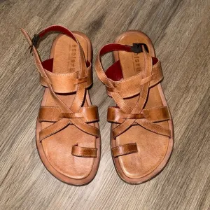 BedStu strapping  Sandals size - 7