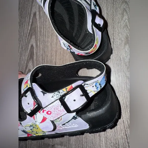 Birkenstock Birkis girls sandals sz 28 ✨