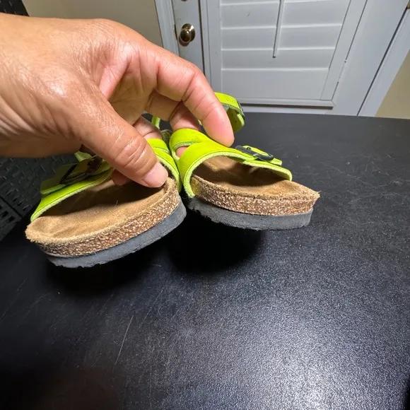 Birkenstock EU 34 rip green sandals