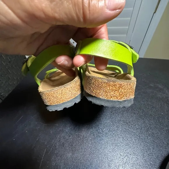 Birkenstock EU 34 rip green sandals
