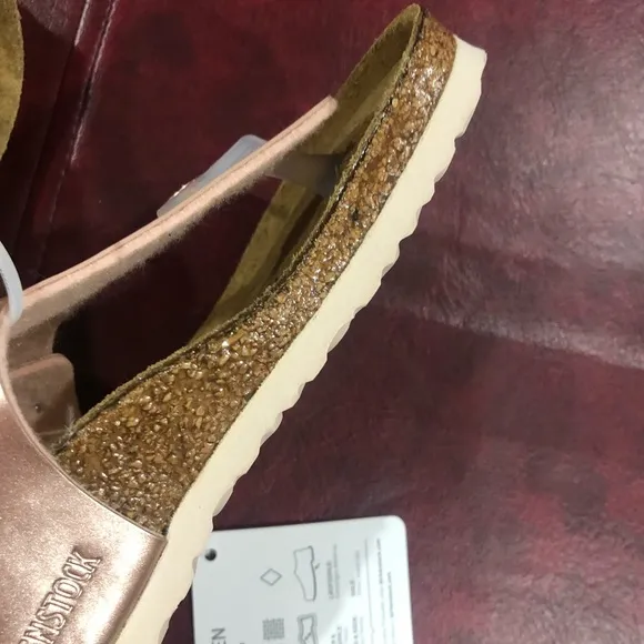 Birkenstock gizeh rose gold sandals