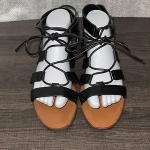 Black Zara Basic Collection Gladiator sandals, size 9.5