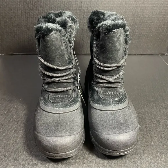 BNWOB Snow Angel Boots 6 M PRICE VERY FIRM!