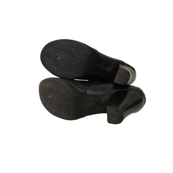 b.o.c black leather heeled oxford shoes with velvet laces.