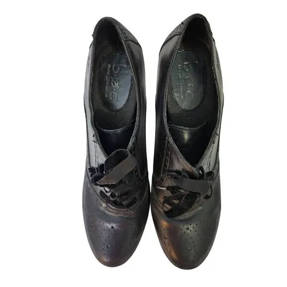 b.o.c black leather heeled oxford shoes with velvet laces.
