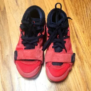 Boy's 5.5 Jordan Zion 2 Basketball Sneakers, EUC