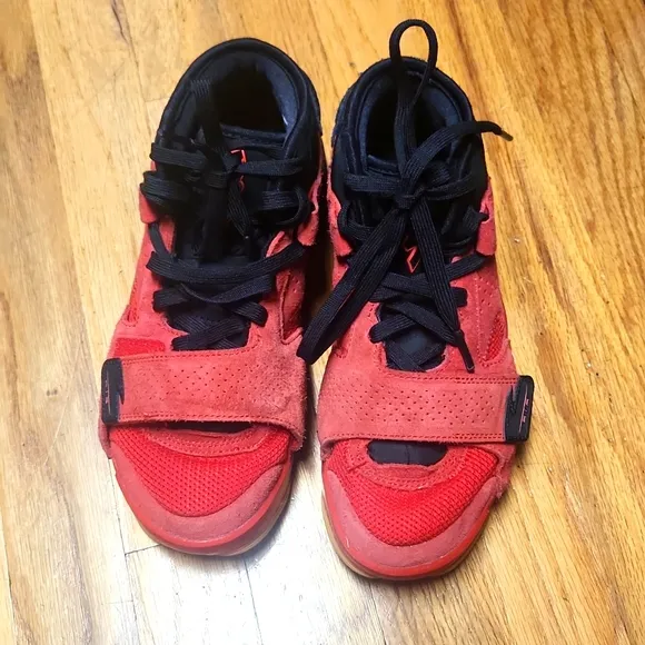 Boy's 5.5 Jordan Zion 2 Basketball Sneakers, EUC