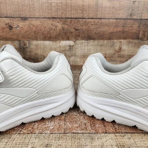 Brooks Addiction Walker V-Strap 2 Men's Sz 10 D White Hook &amp;‎ Loop Walking Shoes