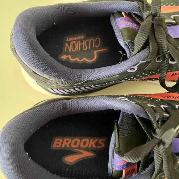 Brooks Adrenaline GTS 22 Lace Up Walking Running Shoes Size 8.5