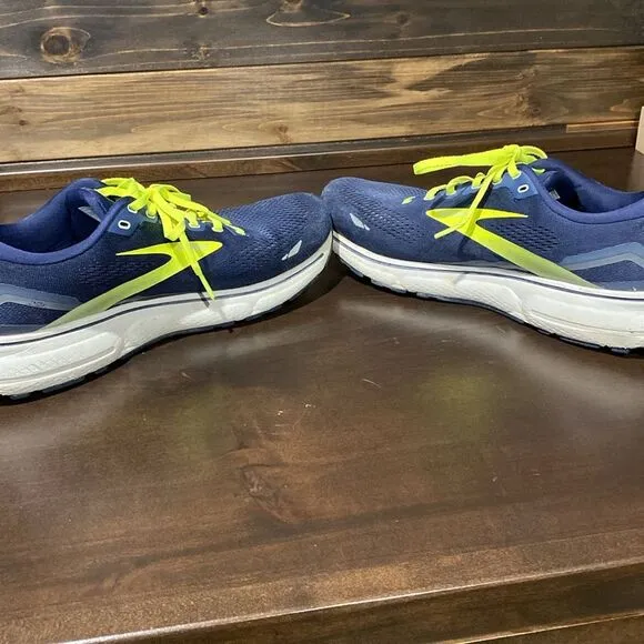 Brooks Ghost 15 Running Walking Tennis Athletic Shoes Size 12