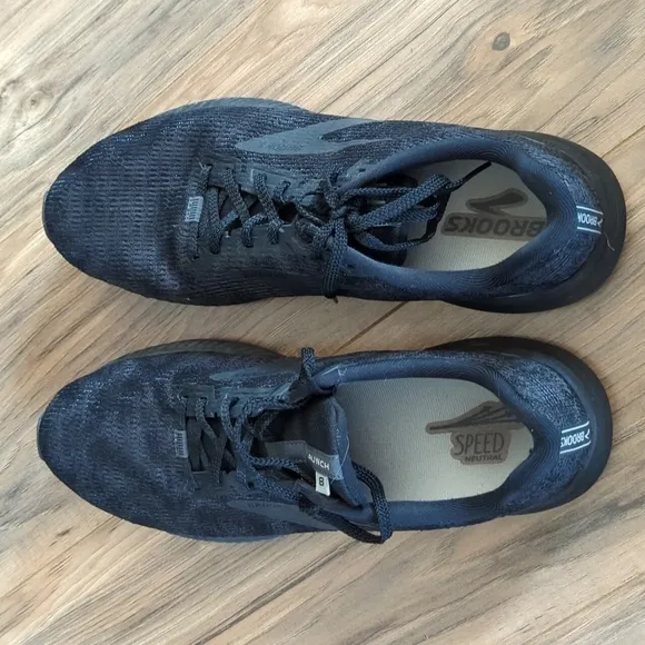 Brooks Launch 8 Men's sneakers. Men's size 13 black sneakers. Black Brooks shoes