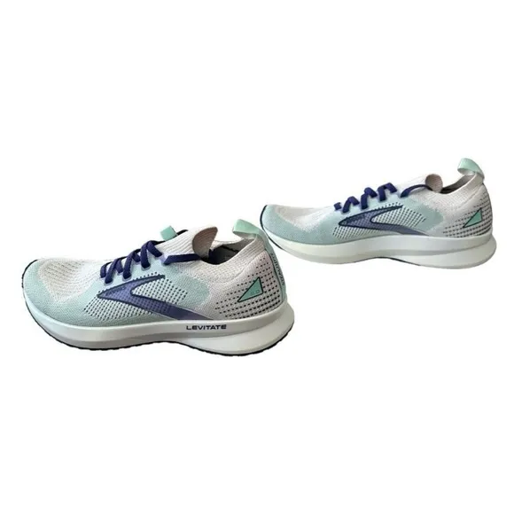 Brooks Levitate StealthFit 5 Shoe White Navy Blue Yucca Women's Size 8 Medium