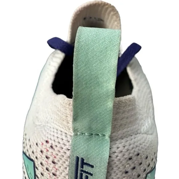 Brooks Levitate StealthFit 5 Shoe White Navy Blue Yucca Women's Size 8 Medium