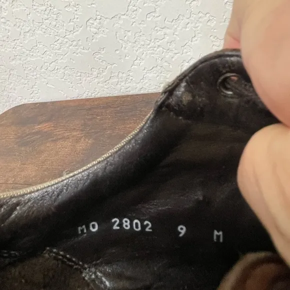 Bruno Magli bowling shoe. ‎ Size 9