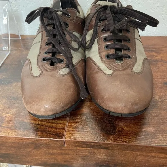 Bruno Magli bowling shoe. ‎ Size 9