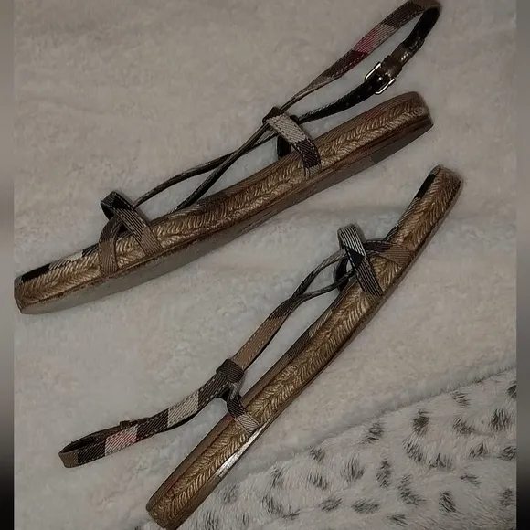 BURBERRY Sandals