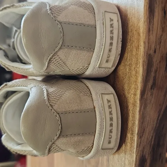 Burberry Tan Casual Shoes for Toddlers Size 28