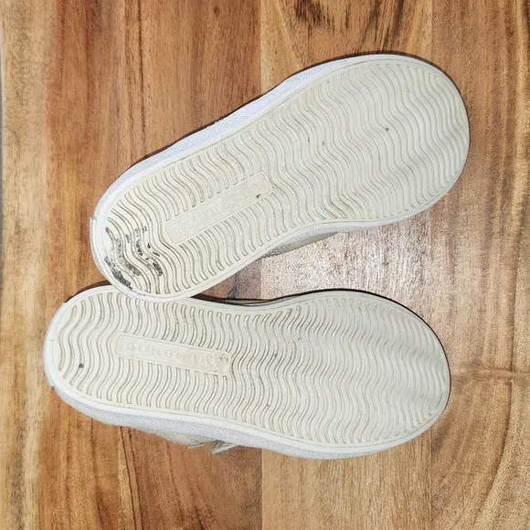 Burberry Tan Casual Shoes for Toddlers Size 28