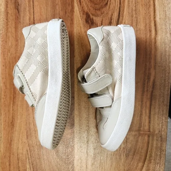 Burberry Tan Casual Shoes for Toddlers Size 28