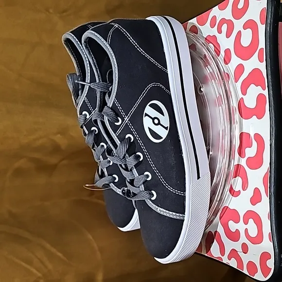 C Heelys Men Launch 20 Wheeled Shoe New without box skateboarding sneakers