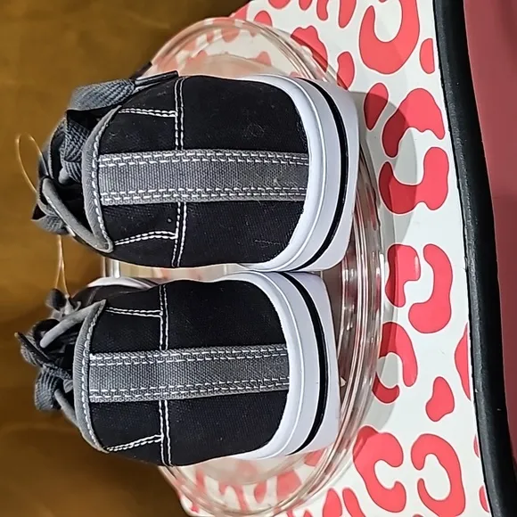 C Heelys Men Launch 20 Wheeled Shoe New without box skateboarding sneakers