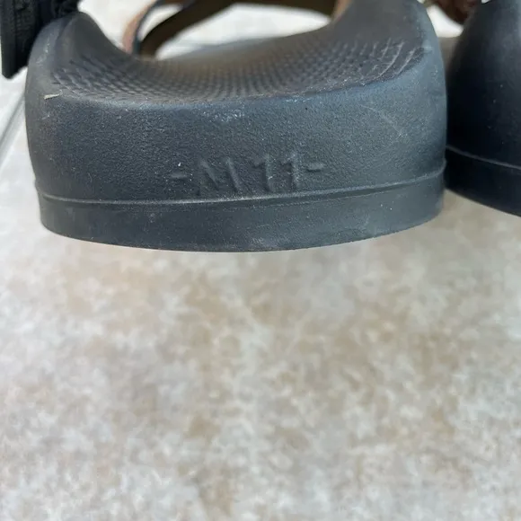Chaco men’s  stripe sandals