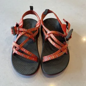 Chaco youth sandals size 1, unisex colors excellent condition see tag.