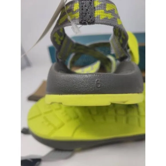 Chacos unisex kids size 6 yellow hiking sandals