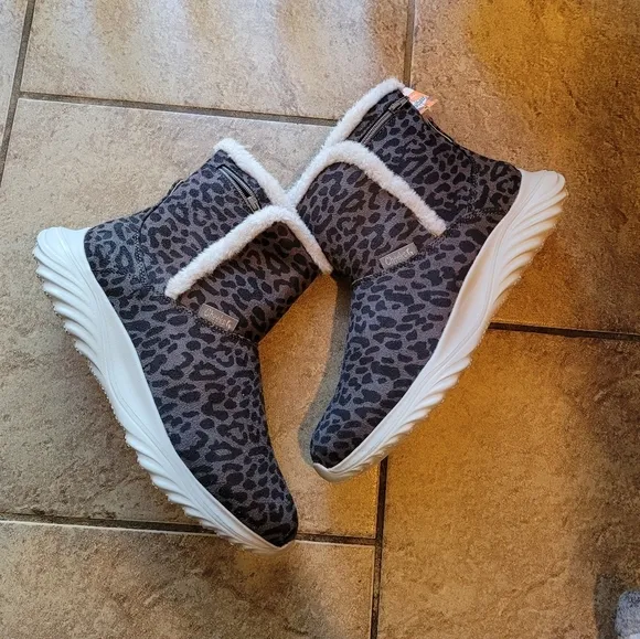 Cheeks Tony Little Gray Cheetah Mobwife Whimsical  Fit Body Sport Boots Size 9