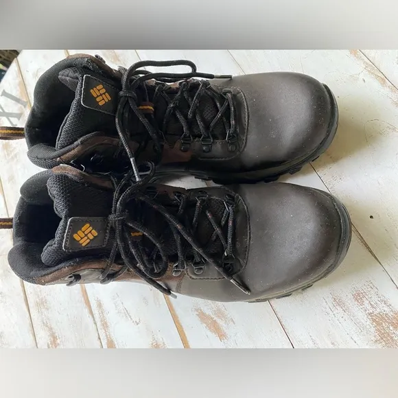 COLUMBIA Newton Ridge Plus hiking boots Men’s Sz 11 brown Leather Waterproof